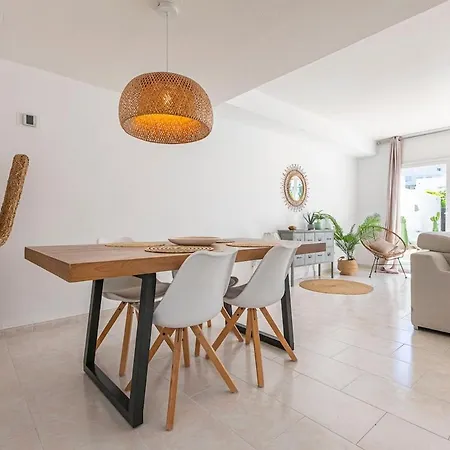 Dom wakacyjny Marbella Home Rentals - Beachside, 3Br Townhouse *