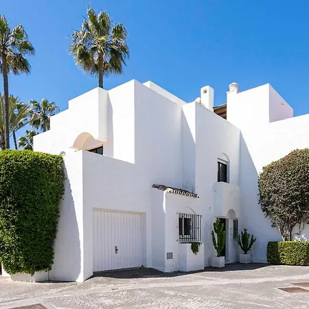 Marbella Home Rentals - Beachside, 3Br Townhouse *