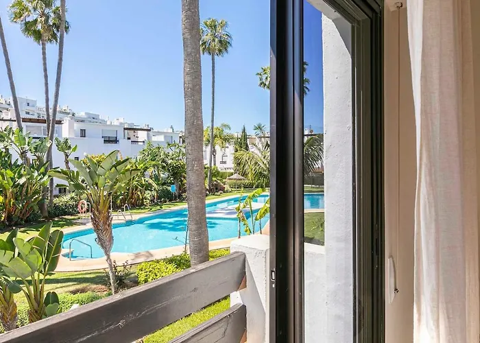 - Beachside, 3br Townhouse