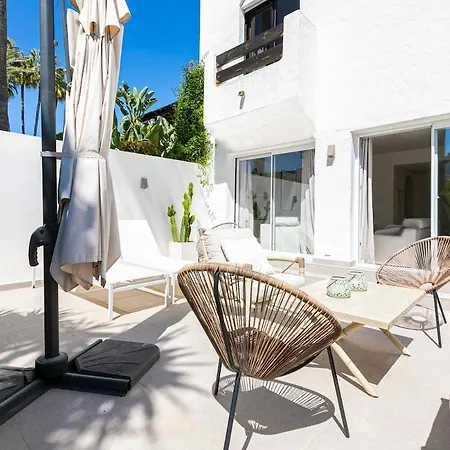 Marbella Home Rentals - Beachside, 3Br Townhouse Feriehus
